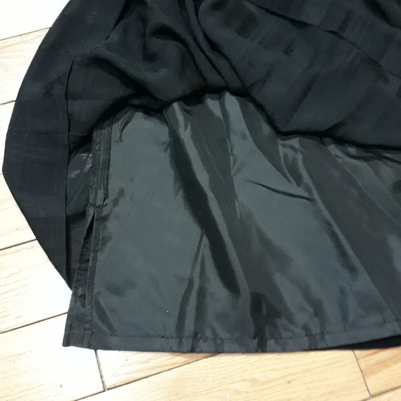 ANN TAYLOR Black Midi Skirt Fully Lined - Picture 8 of 8